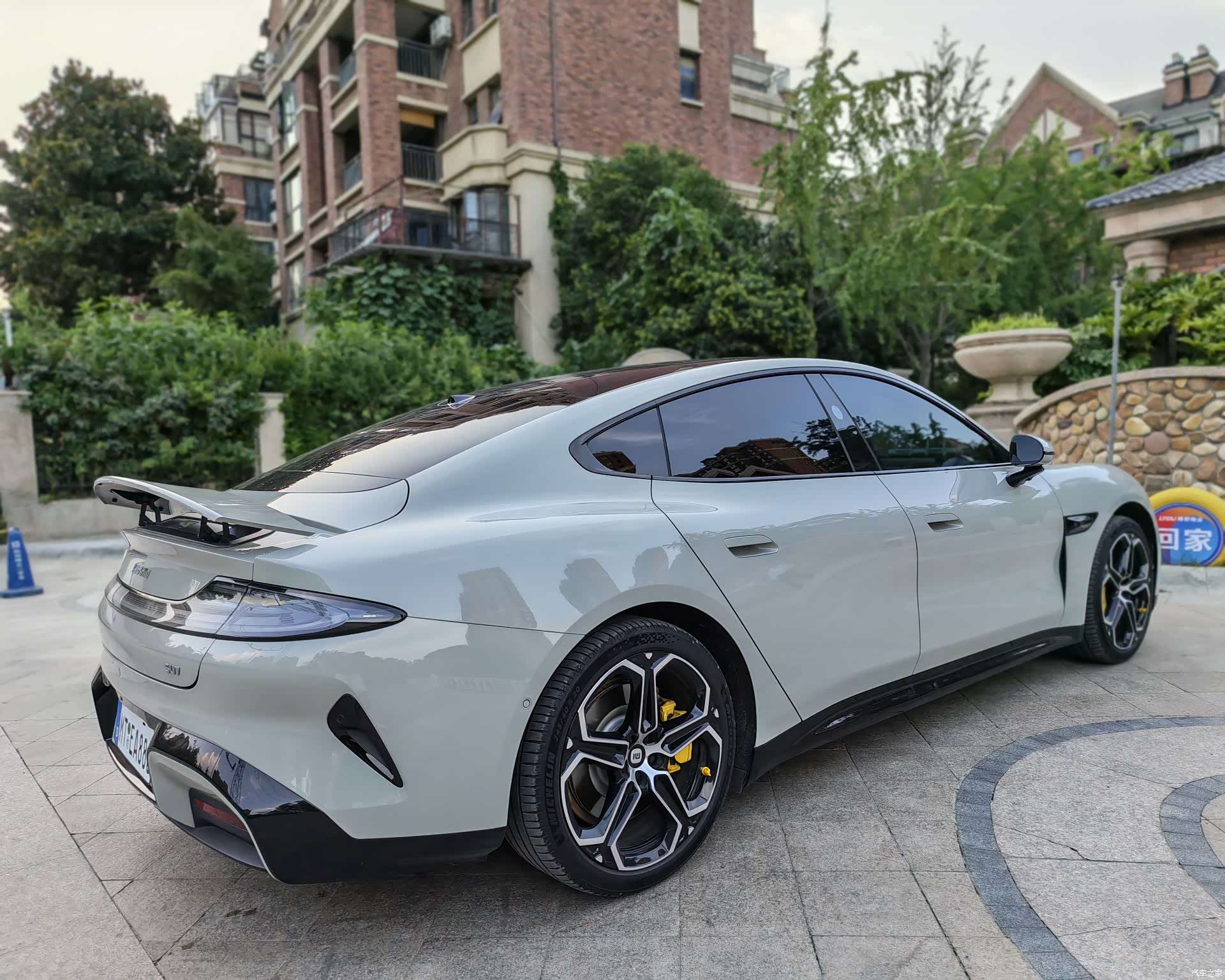 Xiaomi SU7, 2025 9