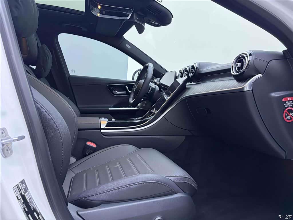 Mercedes-Benz C-Class, 2024 17