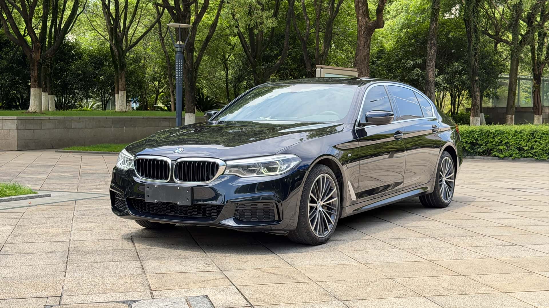 BMW 5 Series, 2020 1