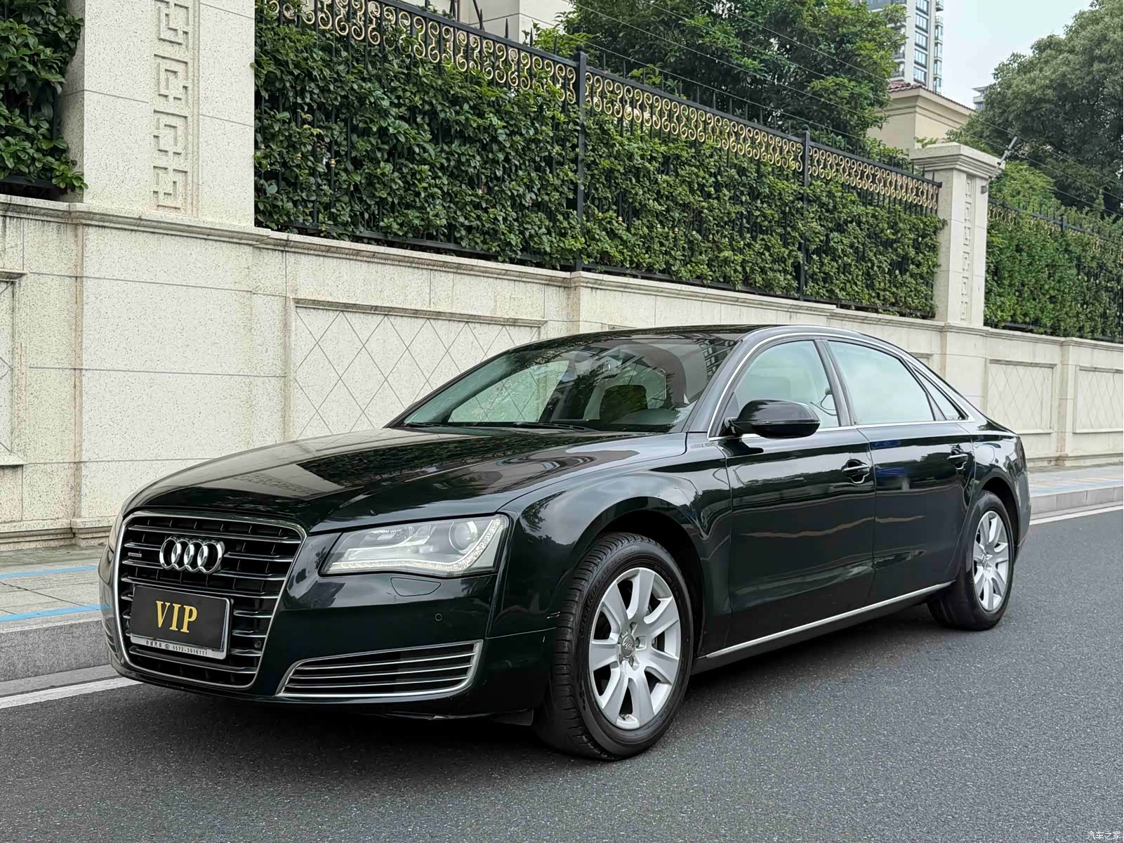 Audi A8L, 2012 1