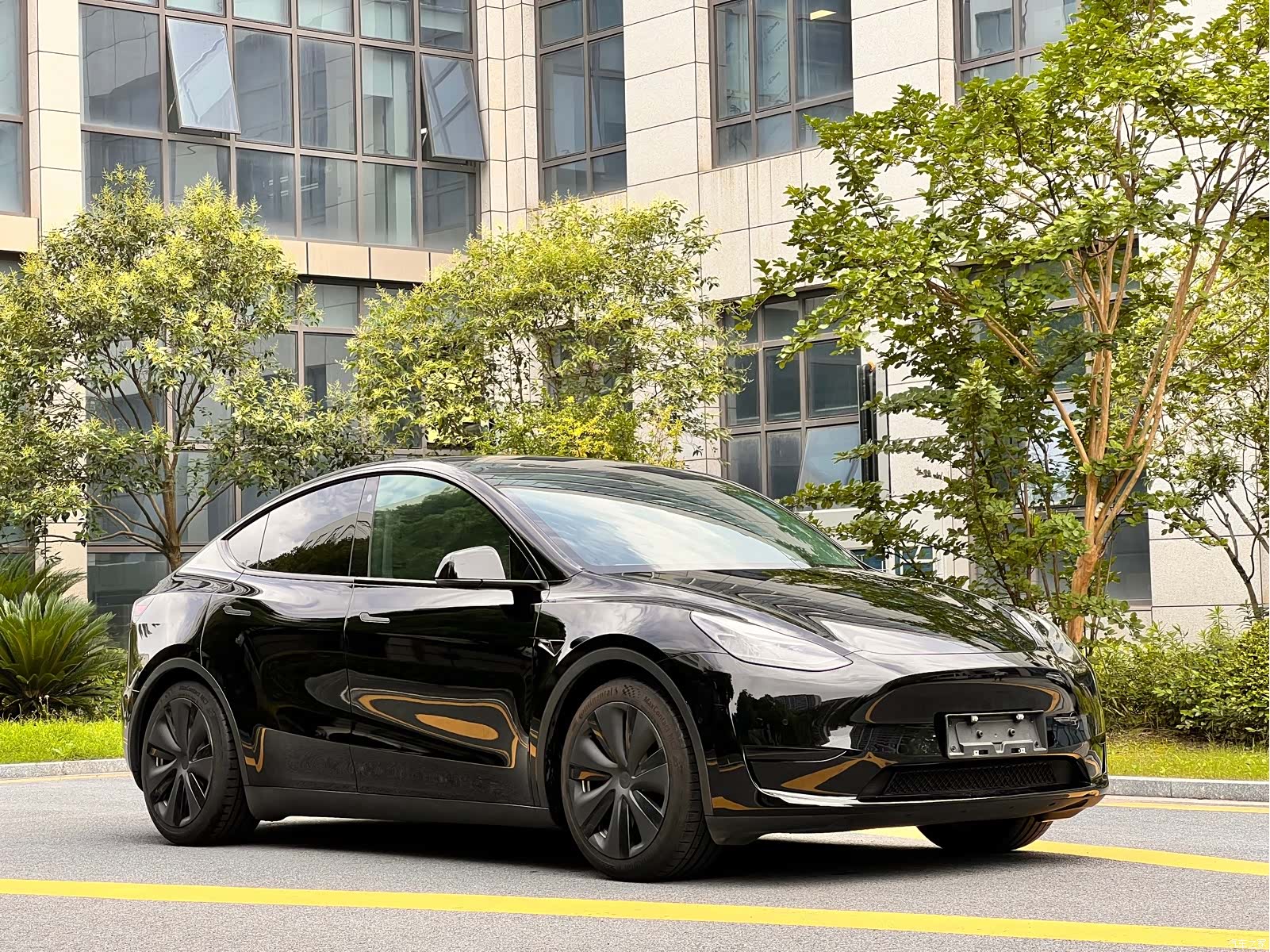 Tesla Model Y, 2023 3