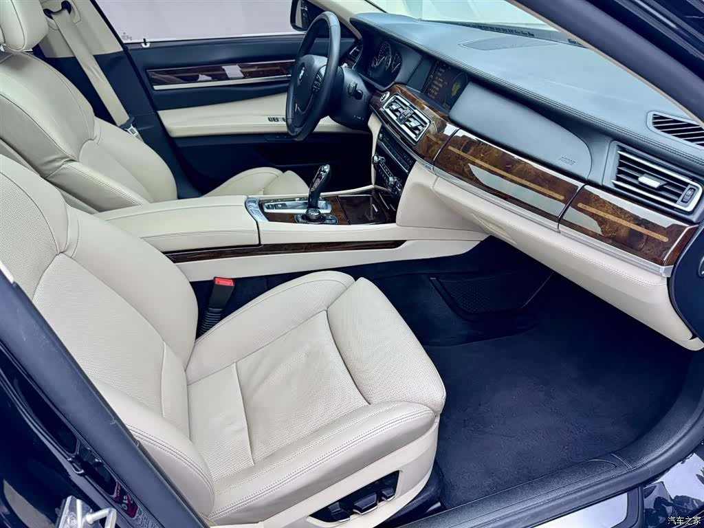 BMW 7 Series, 2011 19