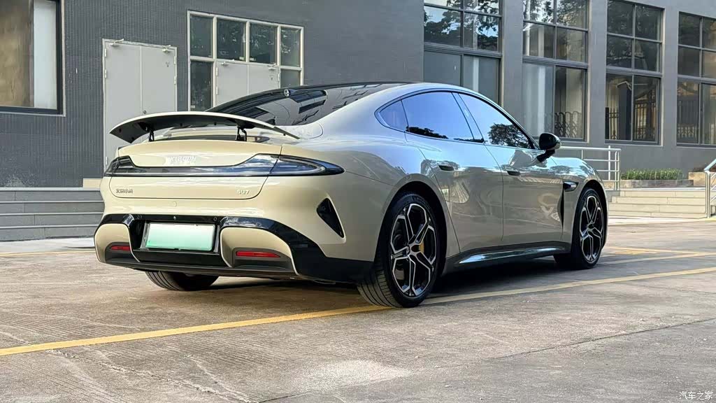 Xiaomi SU7, 2024 4