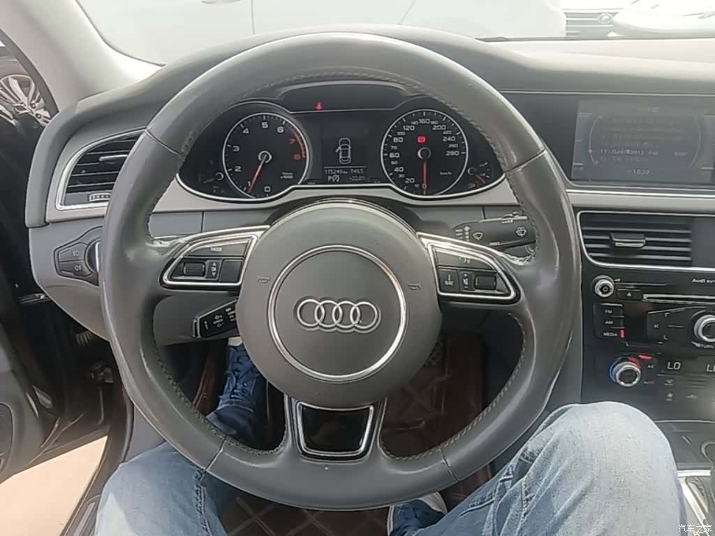 Audi A4L, 2016 11