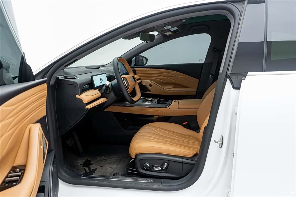 Geely 8, 2025 15