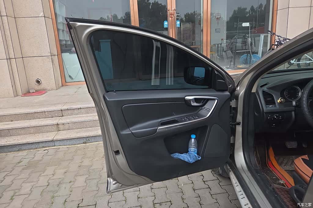 Volvo XC60, 2012 7