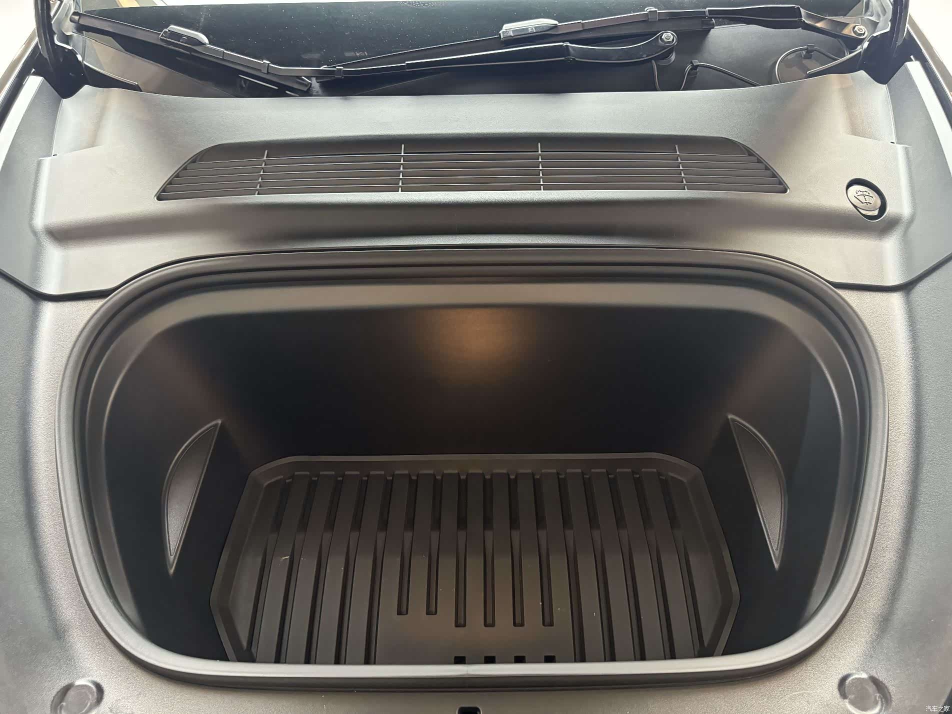 Tesla Model Y, 2021 7
