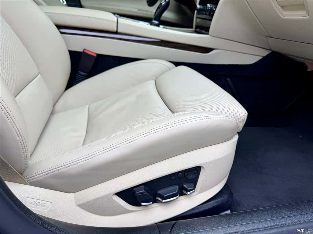 BMW 7 Series, 2011 21