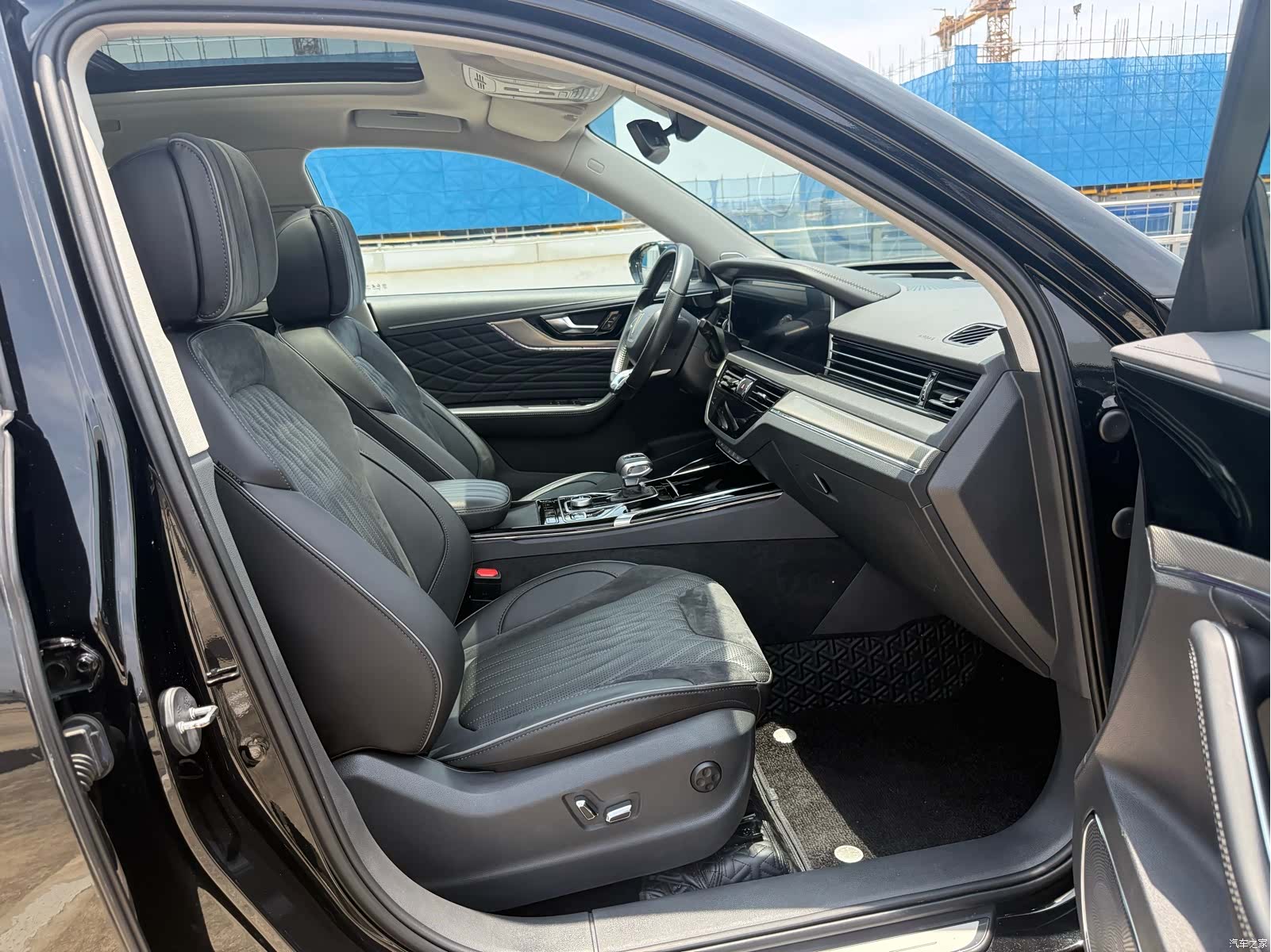 Hongqi HS5, 2022 6
