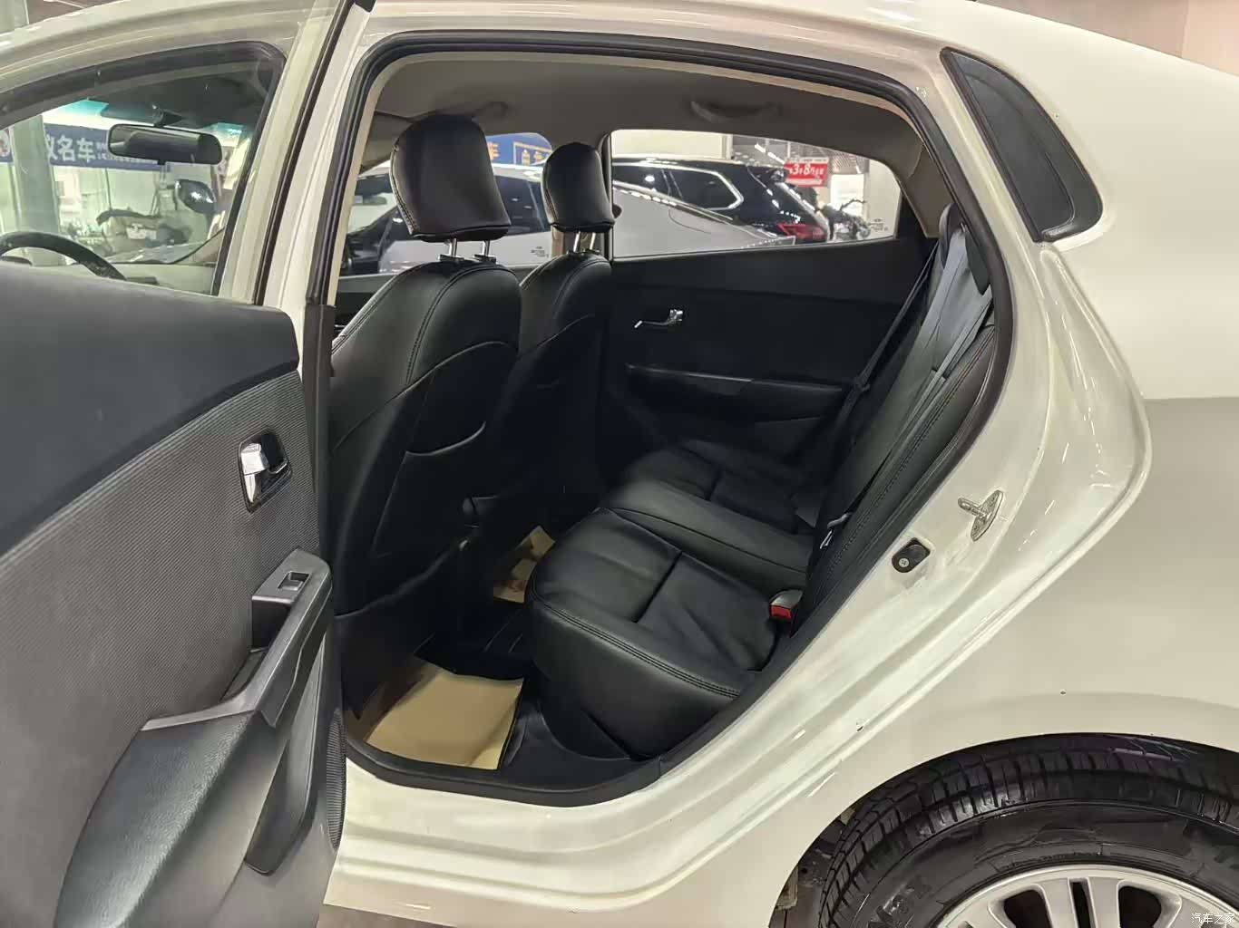 Kia K2, 2012 8