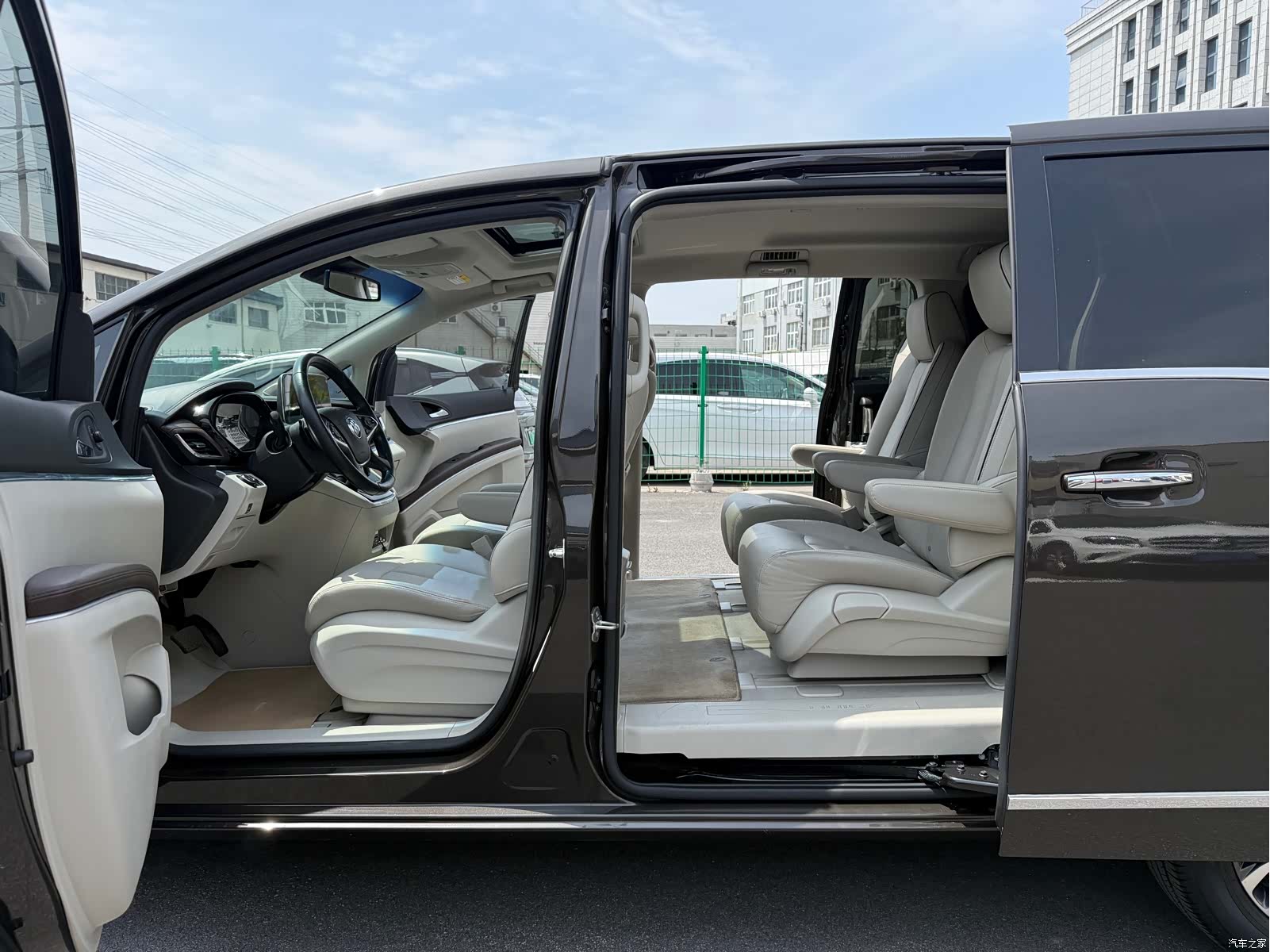 Buick GL8, 2021 10