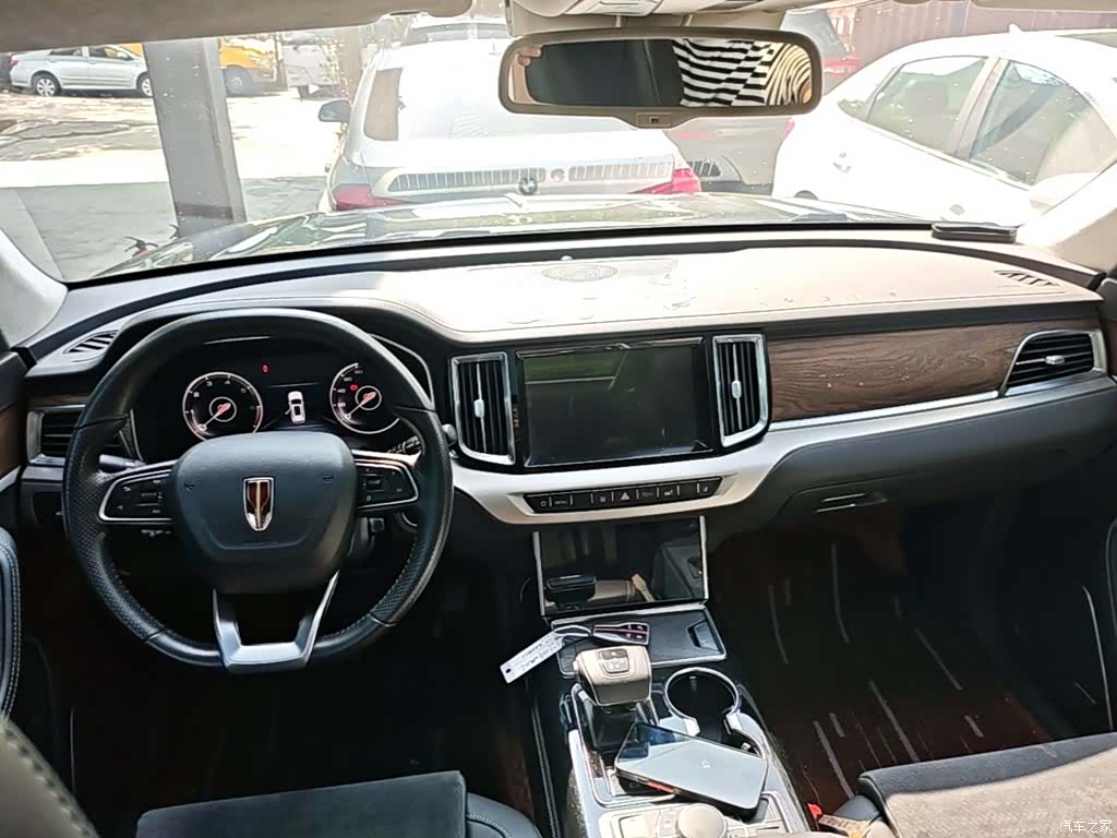 Hongqi HS7, 2021 10