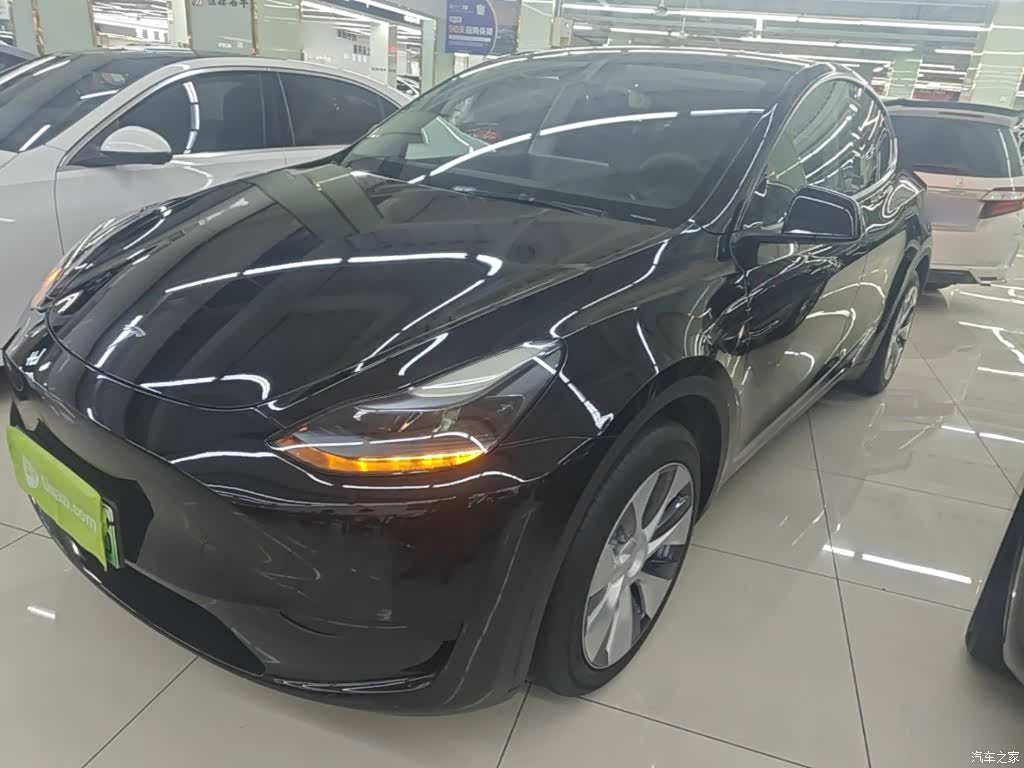 Tesla Model Y, 2023 2