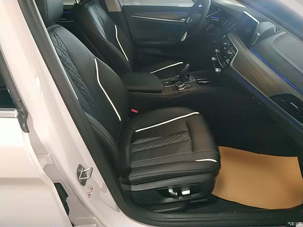 BMW 5 Series, 2019 25