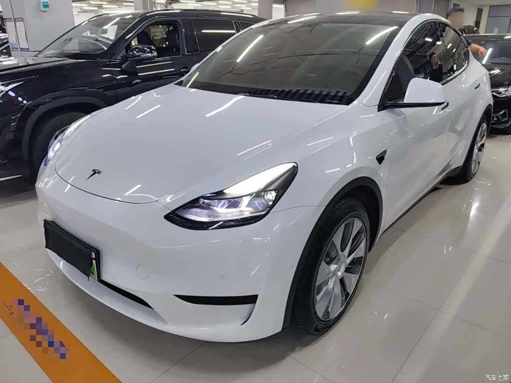 Tesla Model Y, 2022 2