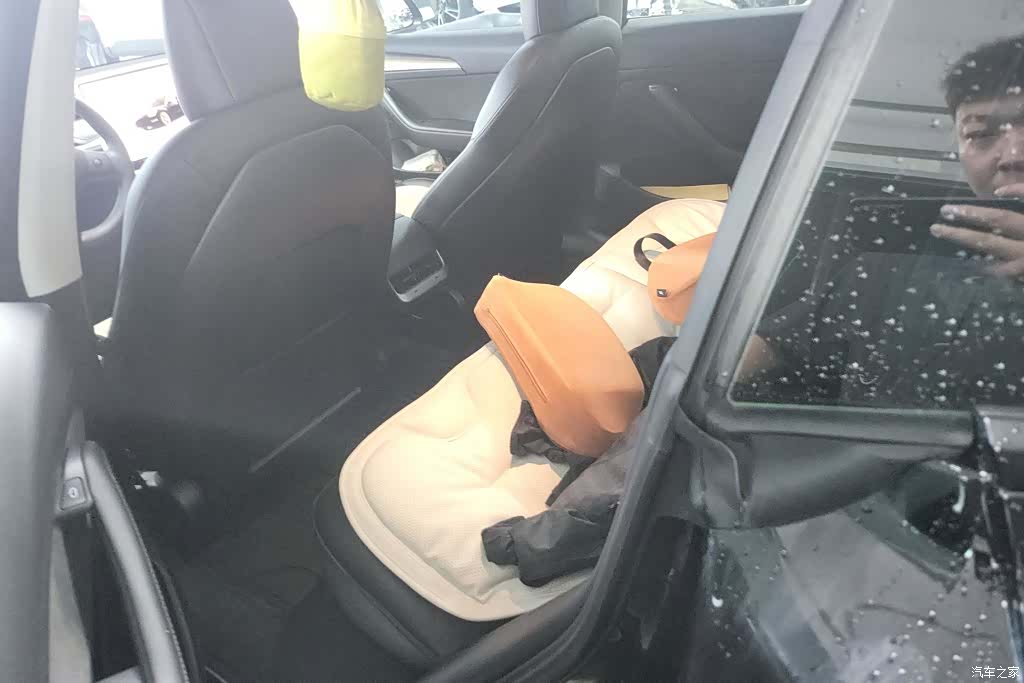 Tesla Model 3, 2022 11