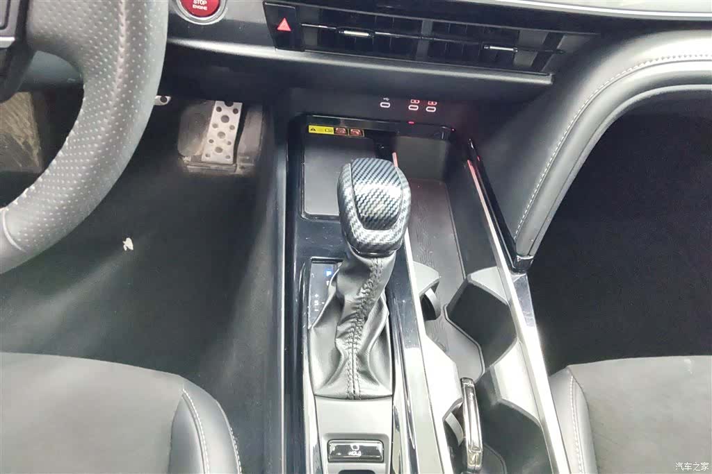 Toyota Camry, 2024 16