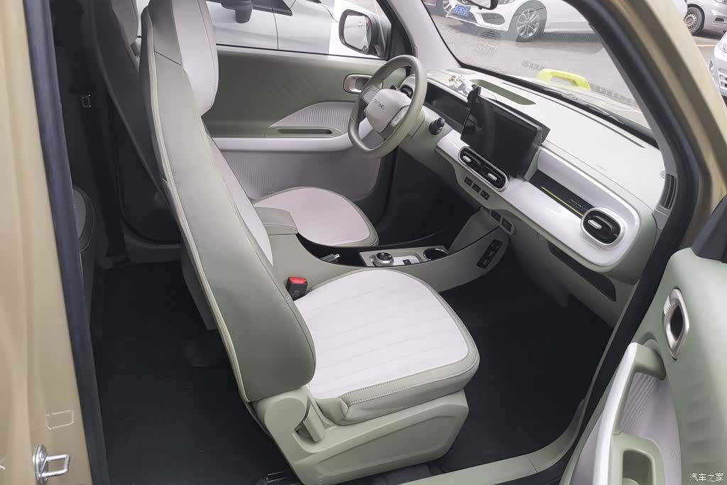 Geely Panda, 2025 8