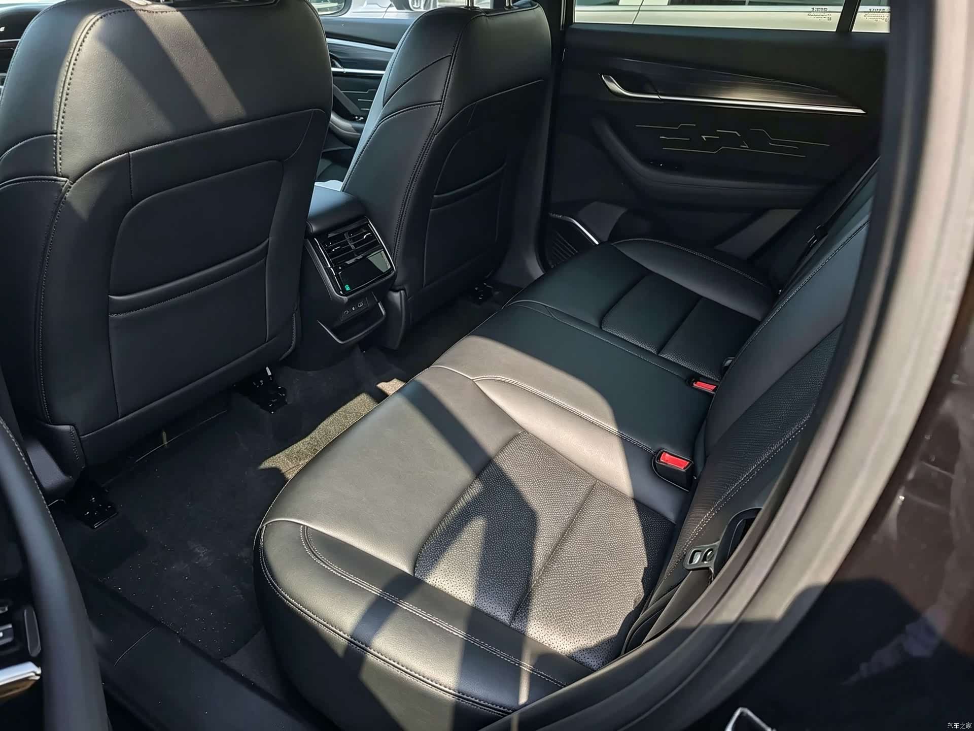 Geely Xingyue L, 2024 10