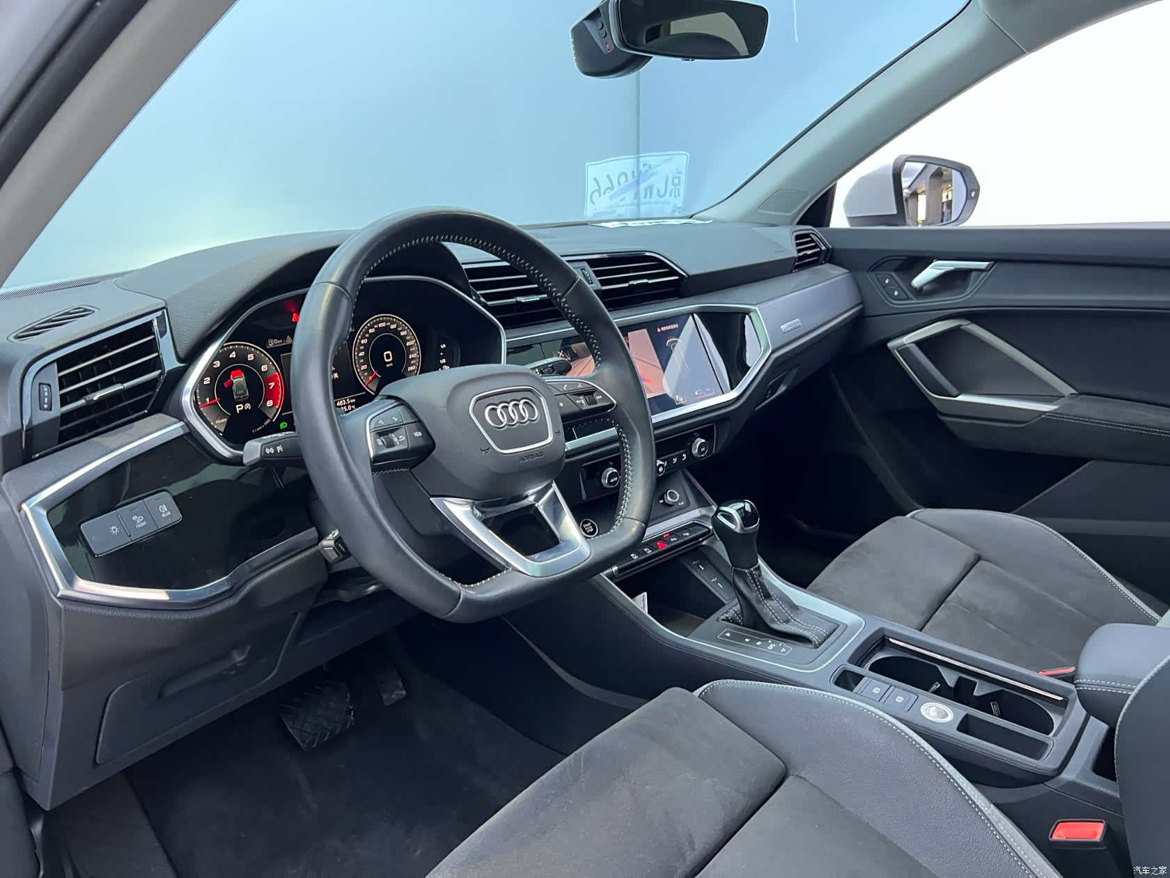 Audi Q3, 2022 8