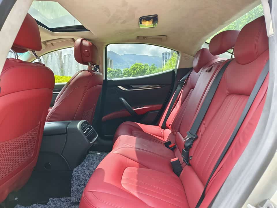 Maserati Ghibli Maserati Ghibli