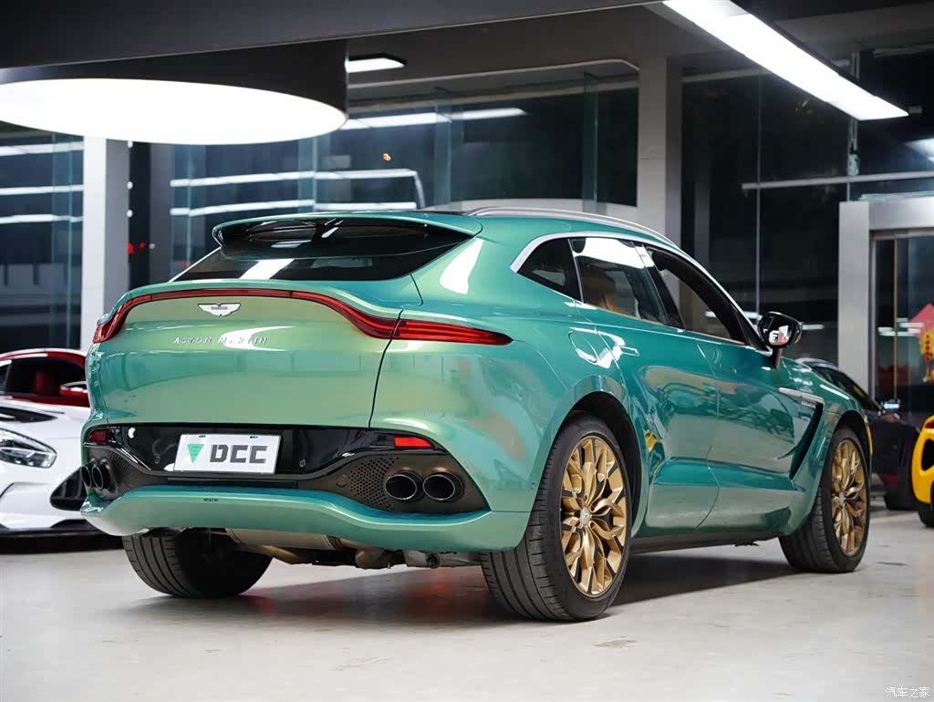 Aston Martin DBX, 2023 7