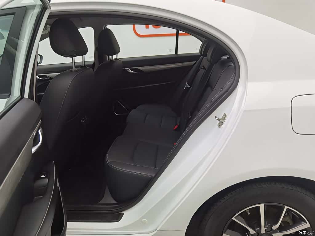 Geely Emgrand, 2019 15