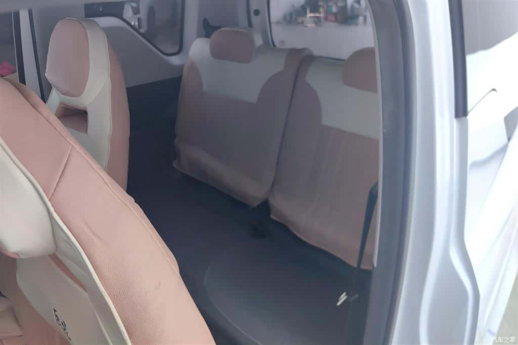 Geely Panda, 2025 11