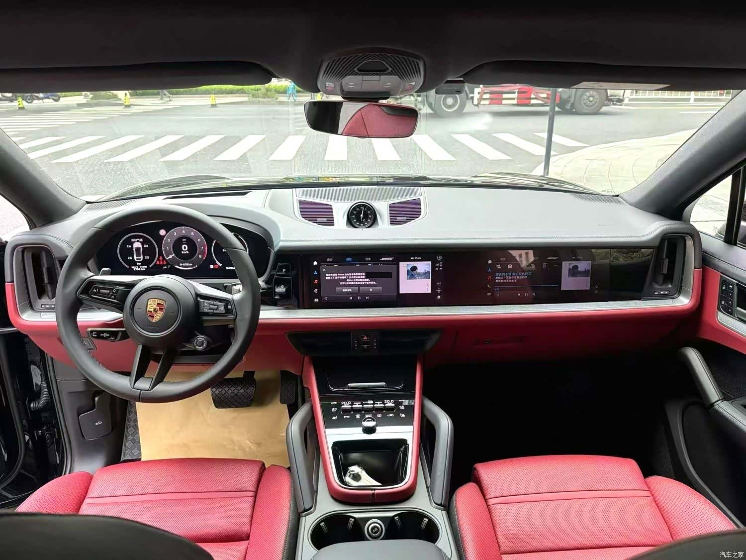 Porsche Cayenne, 2024 3
