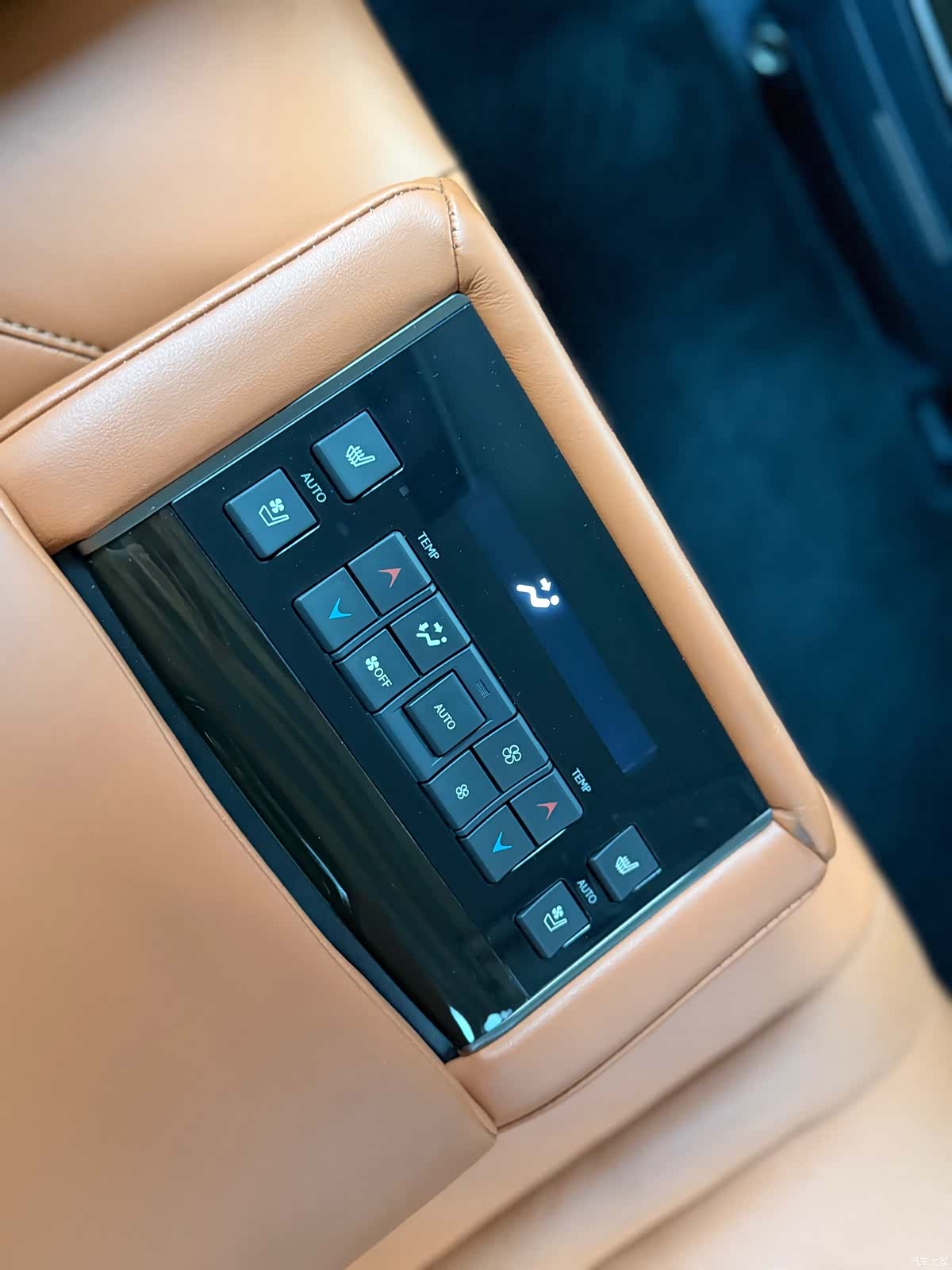Lexus LX, 2016 9