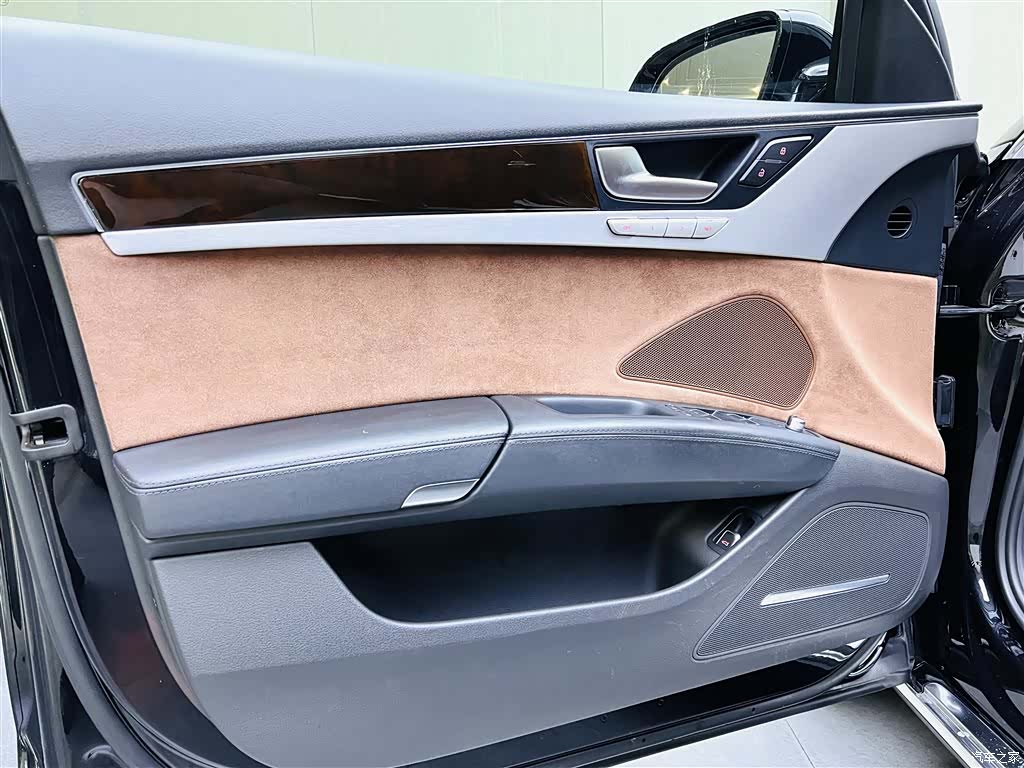 Audi A8L, 2015 11
