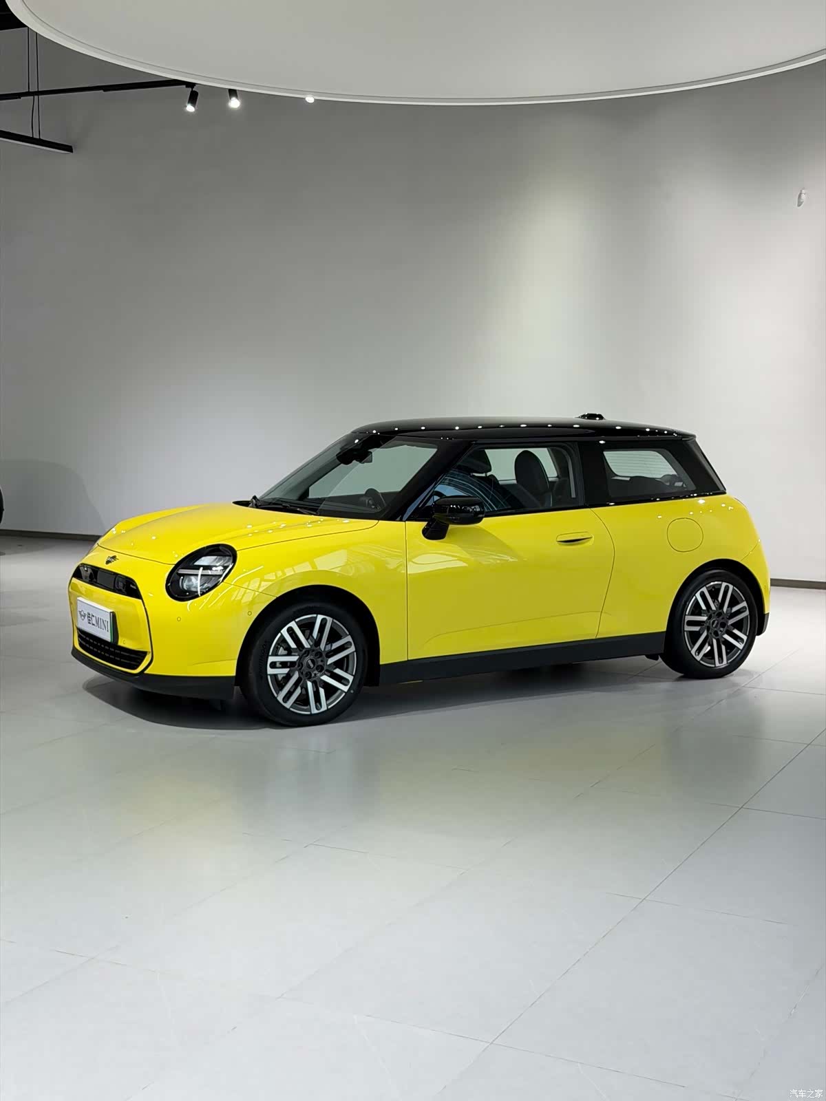Mini Cooper, 2024 3