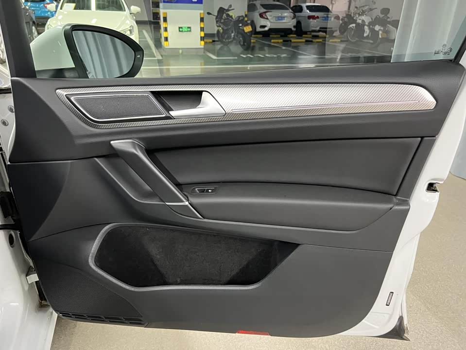 Volkswagen Golf*Jiayu Volkswagen Golf*Jiayu