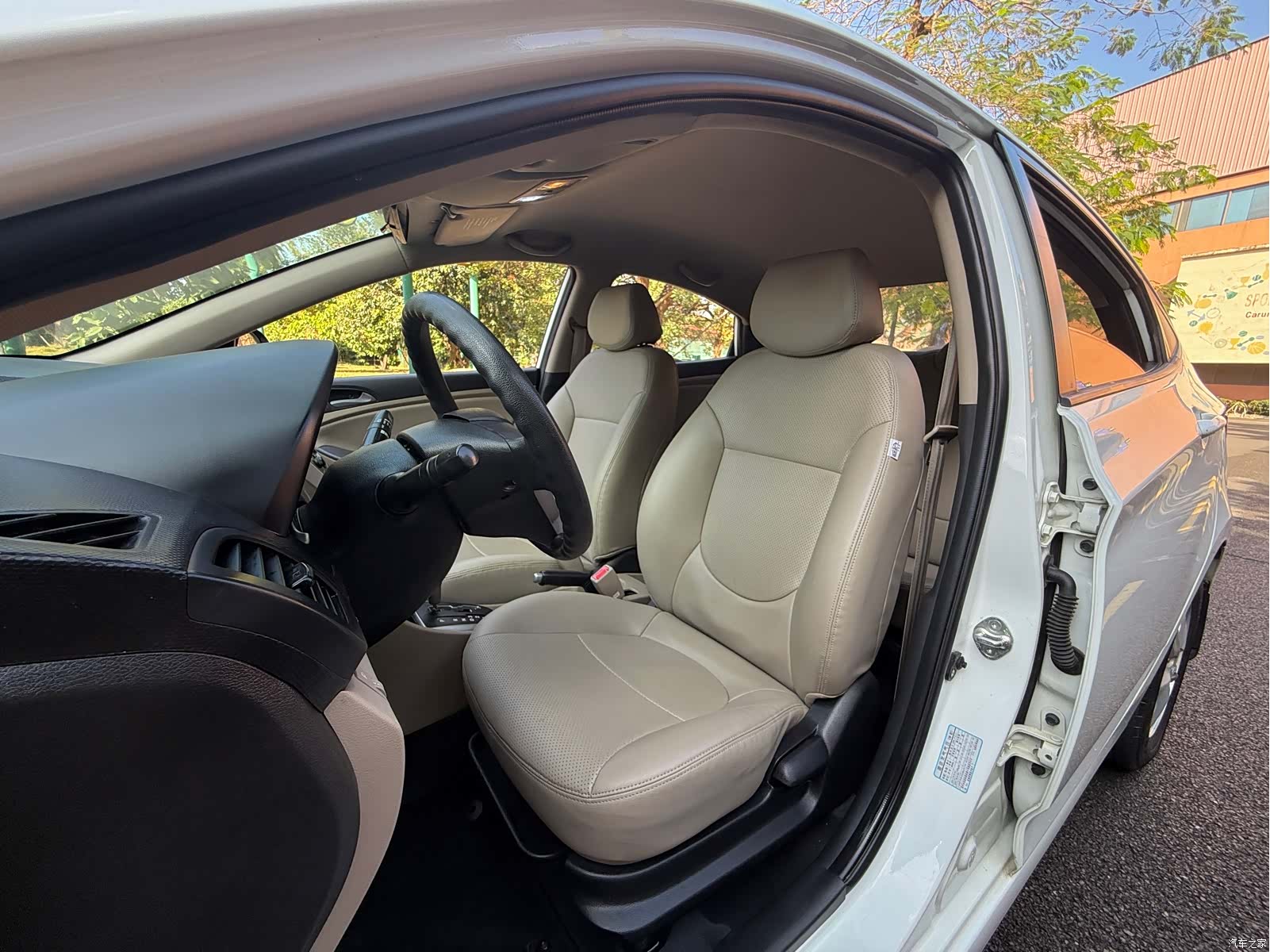Hyundai GLS, 2015 9