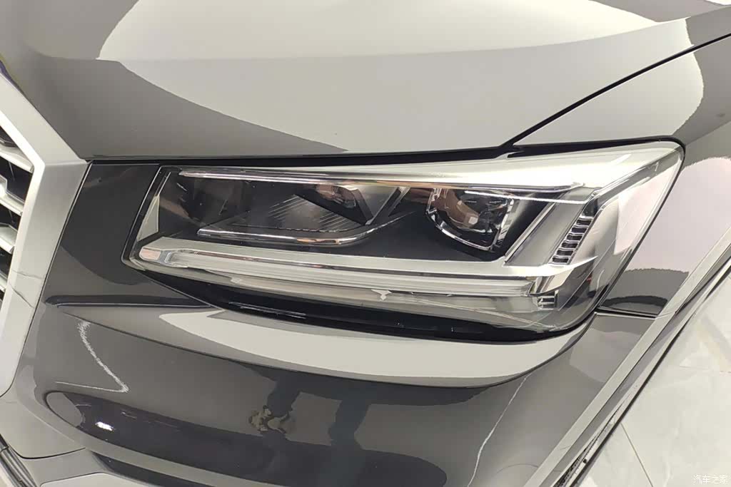 Audi Q2L, 2021 все фото