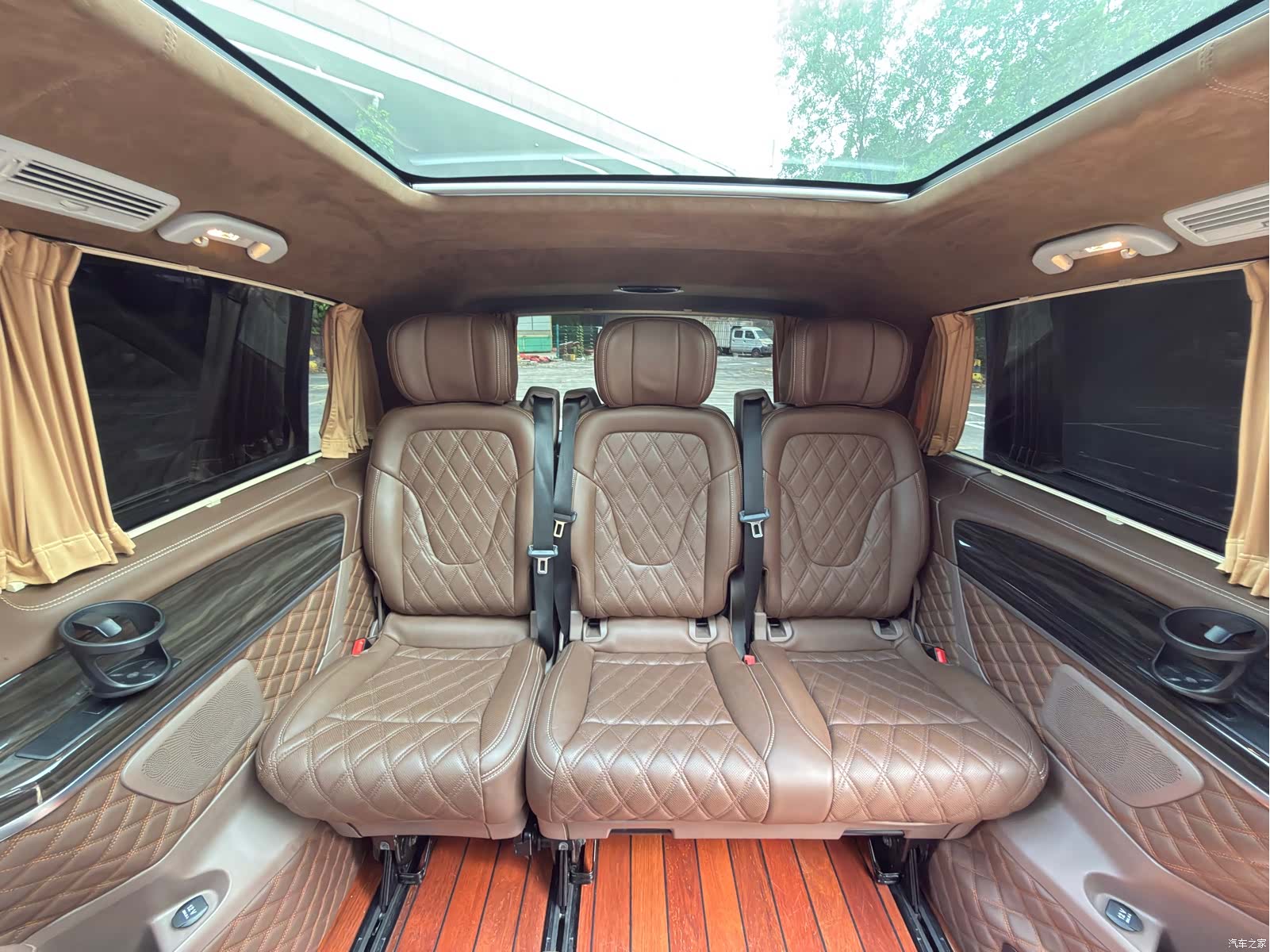 Mercedes-Benz V-Class, 2018 7