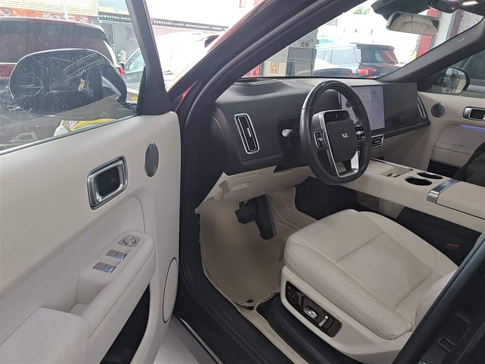 Li Auto Ideal L8