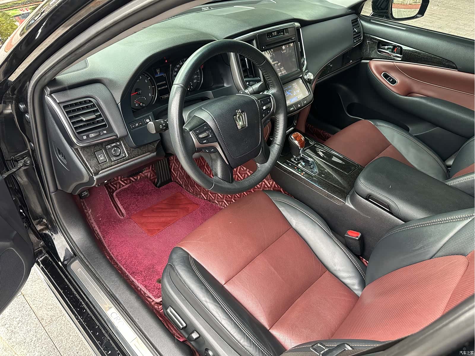 Toyota Crown, 2018 12