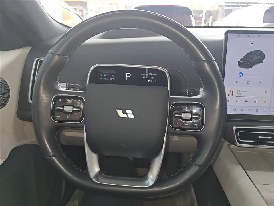 Li Auto Ideal L8
