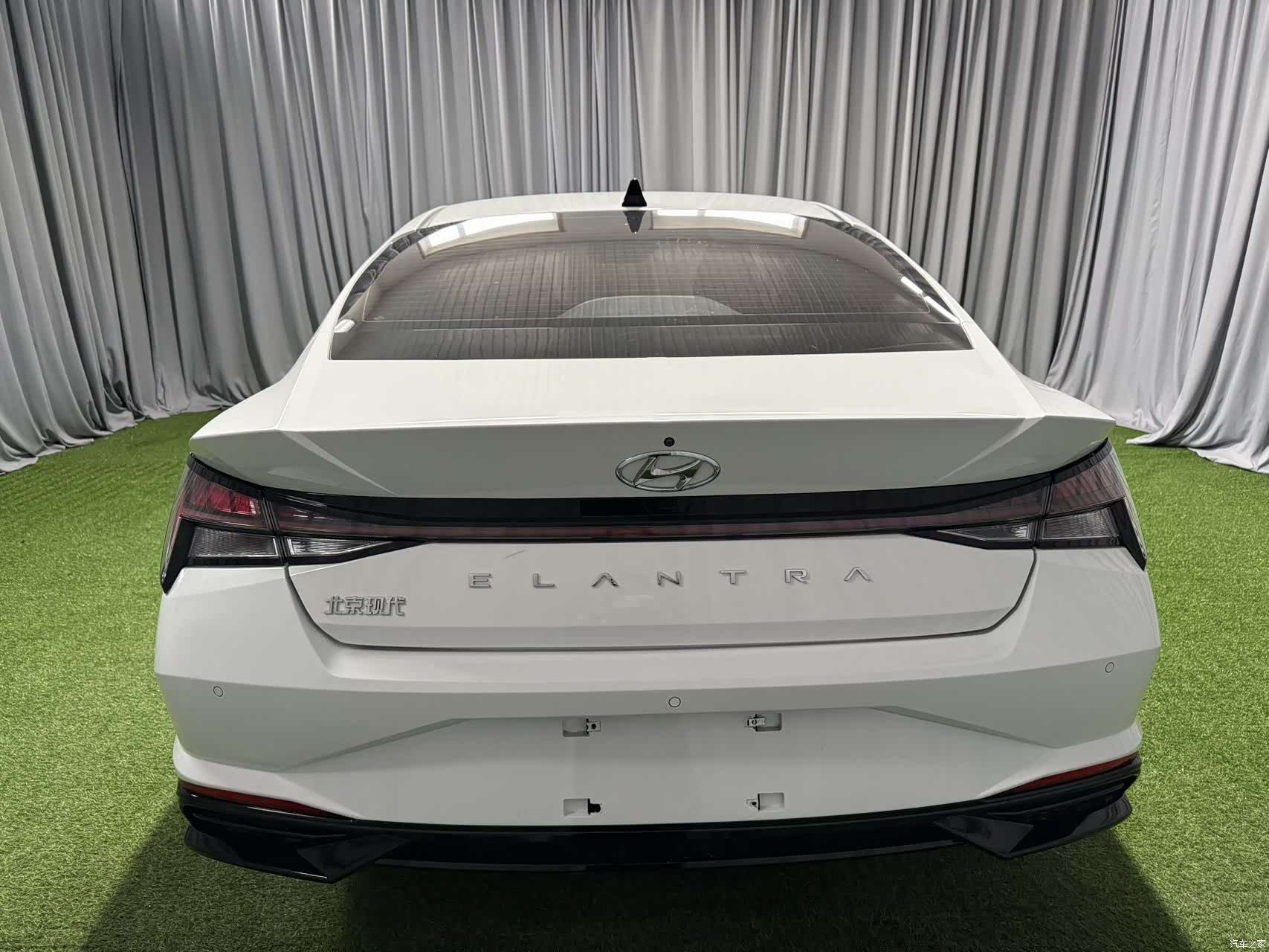 Hyundai Elantra, 2023 4