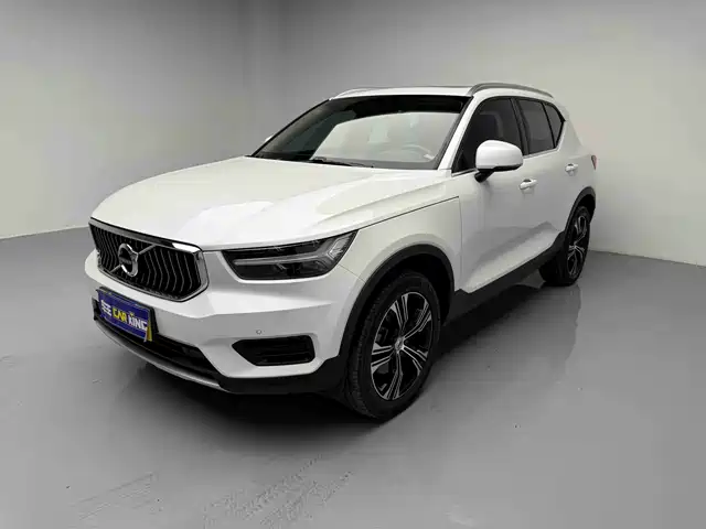 Volvo XC40 2022 — купить из Китая под заказ