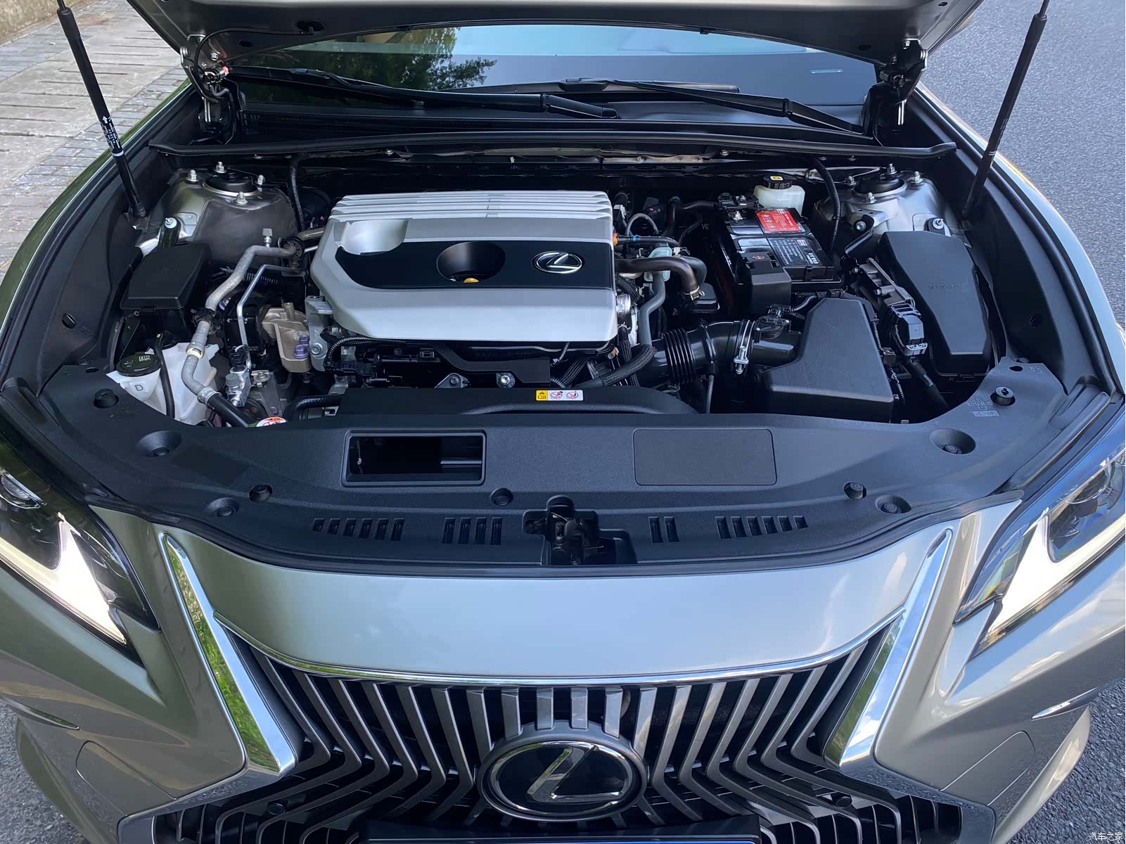 Lexus ES, 2021 16
