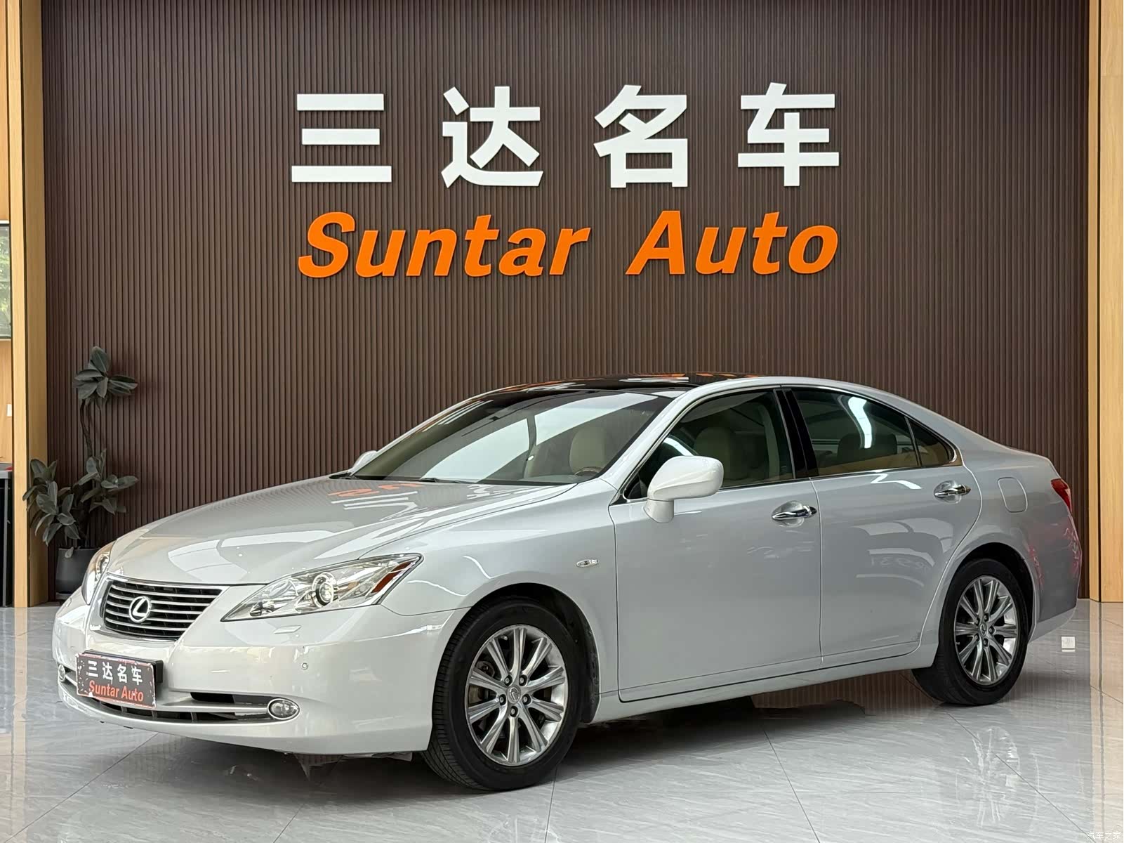 Lexus ES, 2009 1