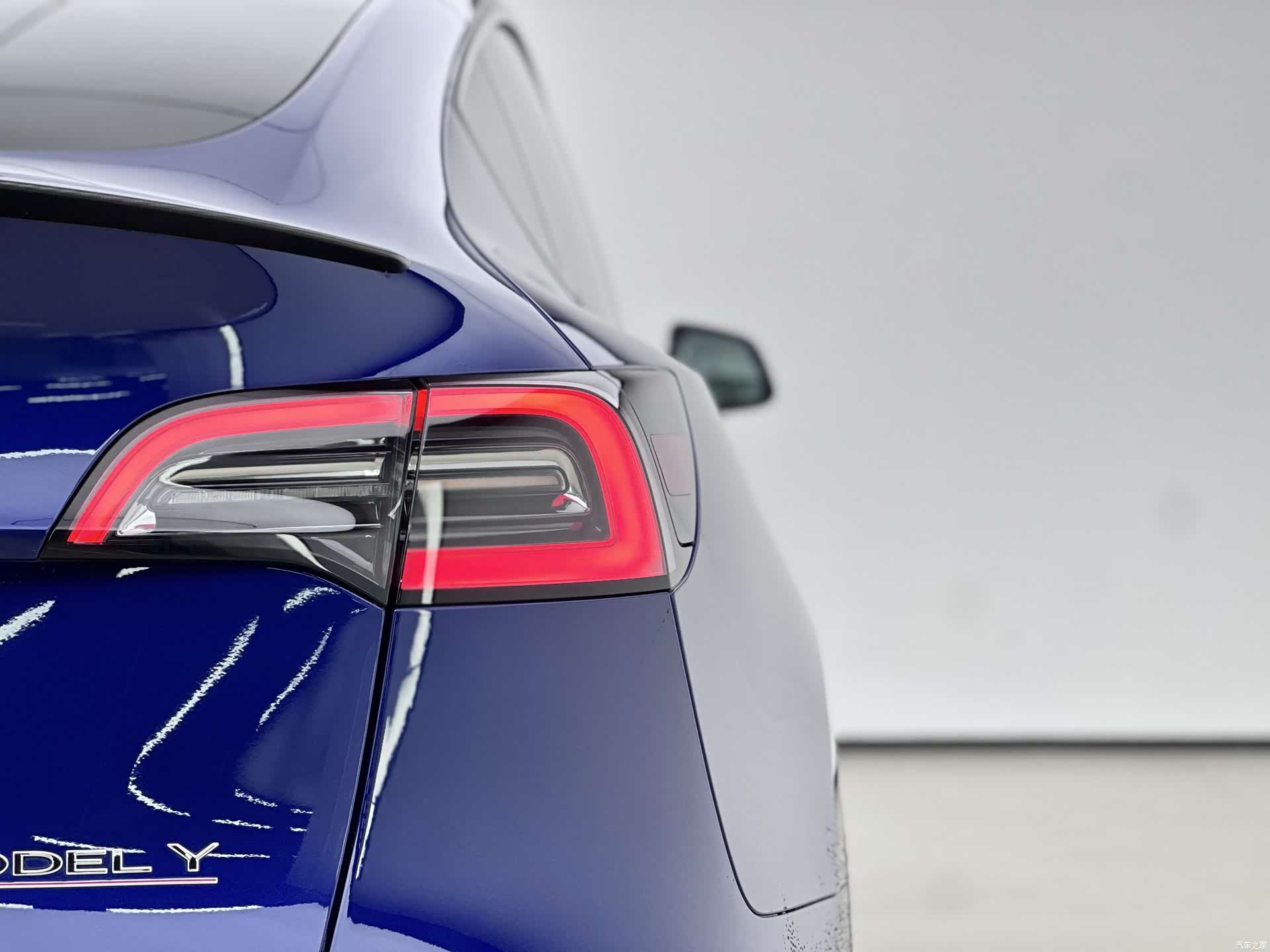 Tesla Model Y, 2023 16