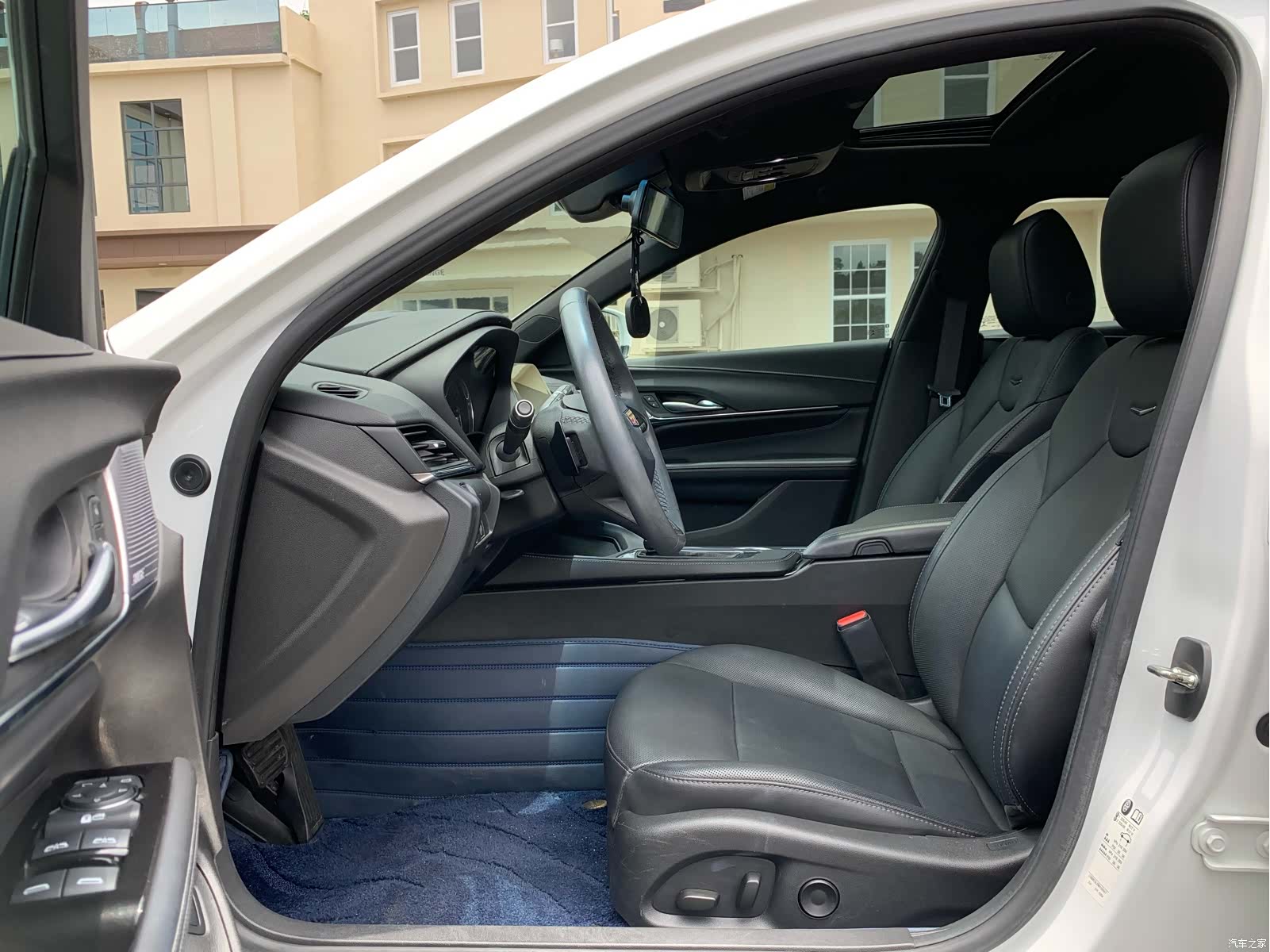 Cadillac CT4, 2023 13