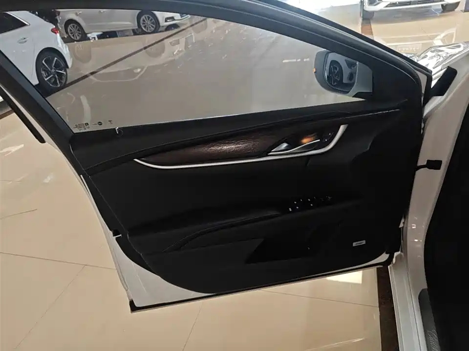 Cadillac XTS
