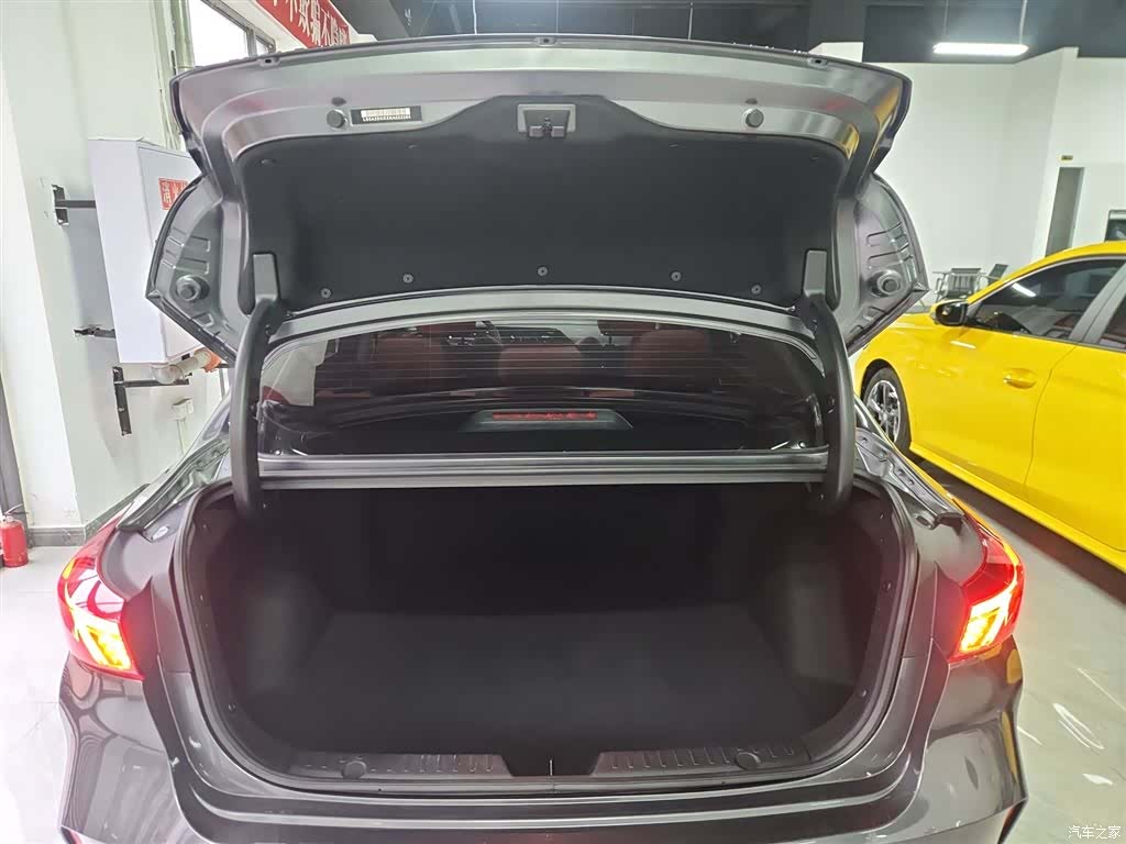 Changan Eado, 2022 15