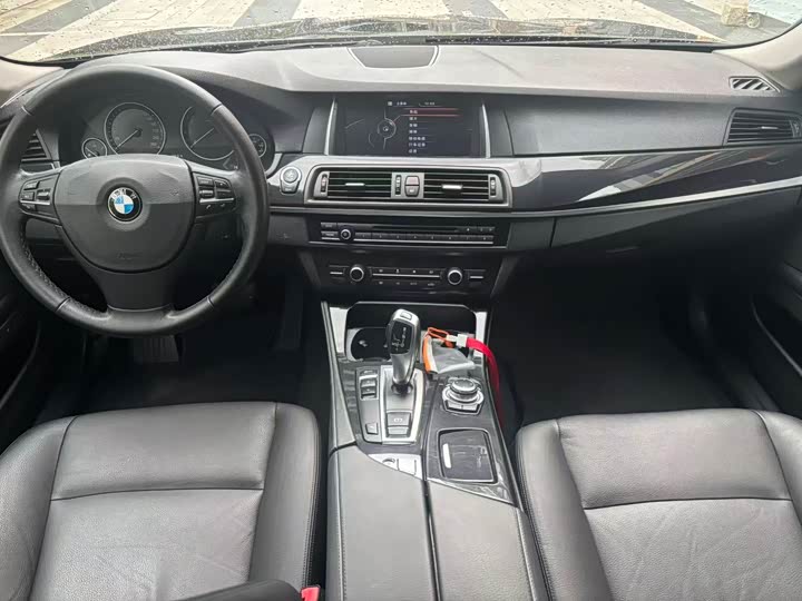 BMW 5 Series 2014 520Li dian ya xing
