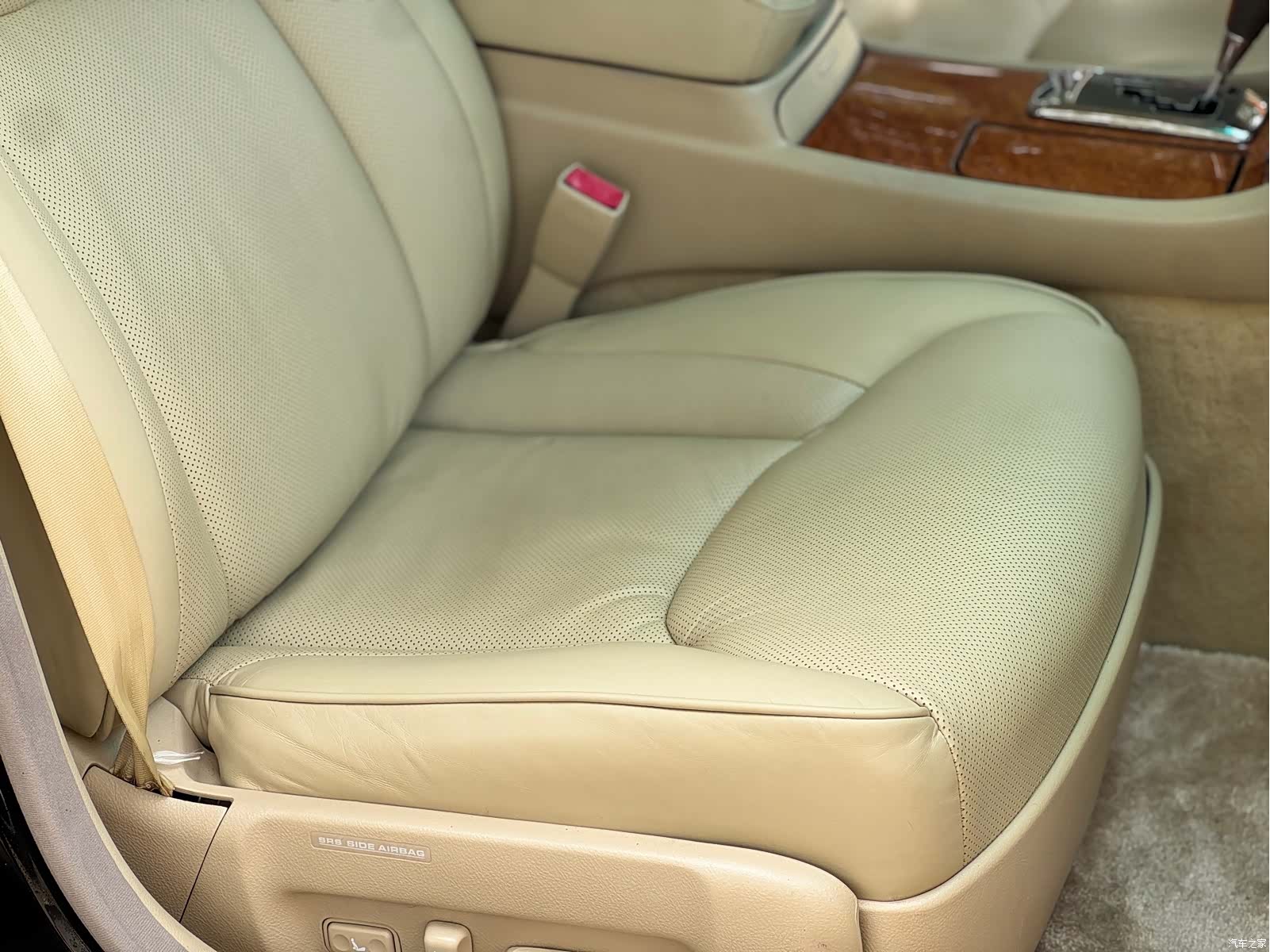 Lexus LS, 2005 9