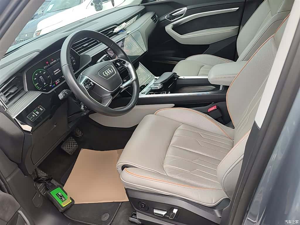 Audi e-tron, 2021 14